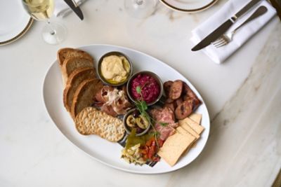 tlmel_charcuterie_board_wine